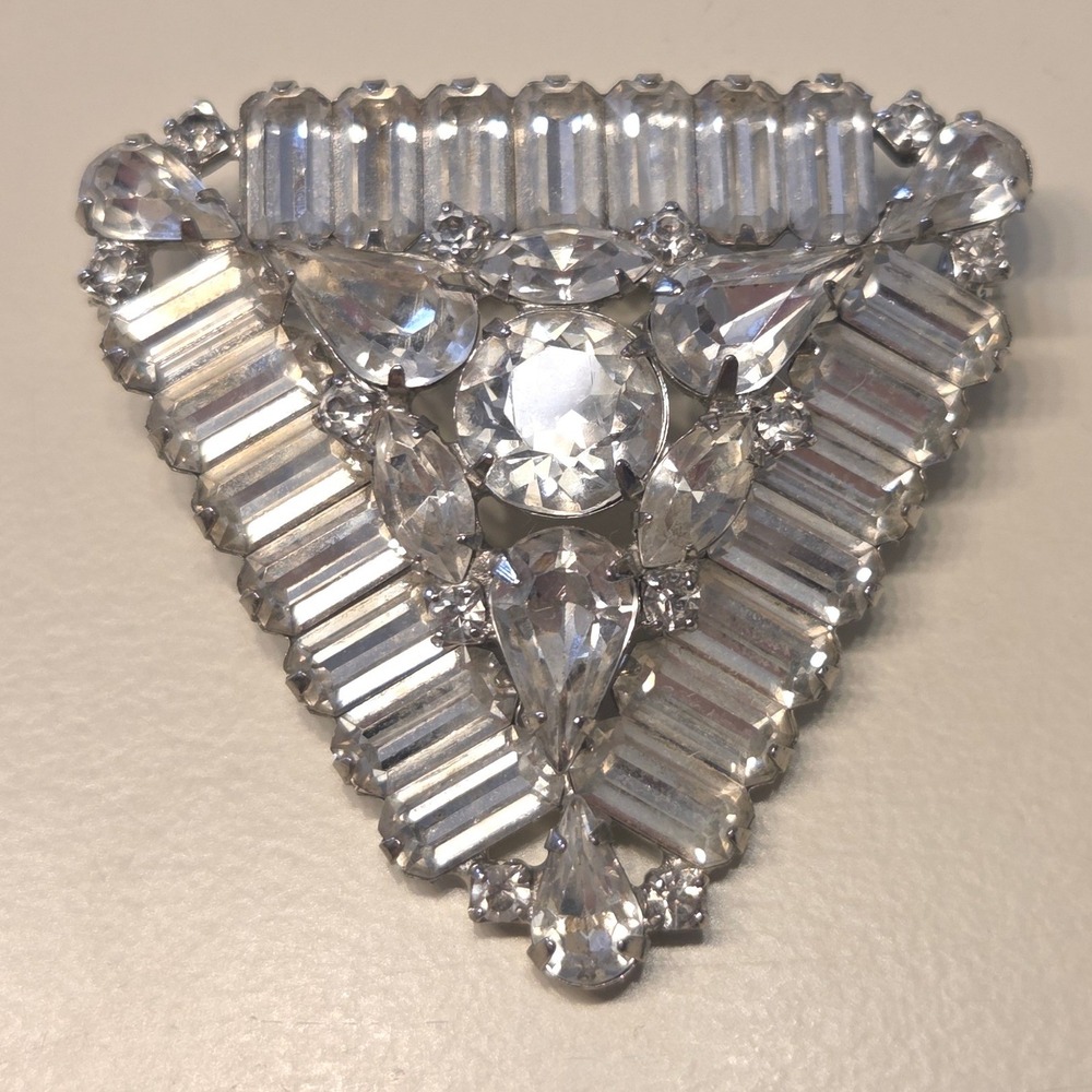 Vintage WEISS Signed Rhinestone Triangle Brooch Silver Tone‎ Glamour Statement